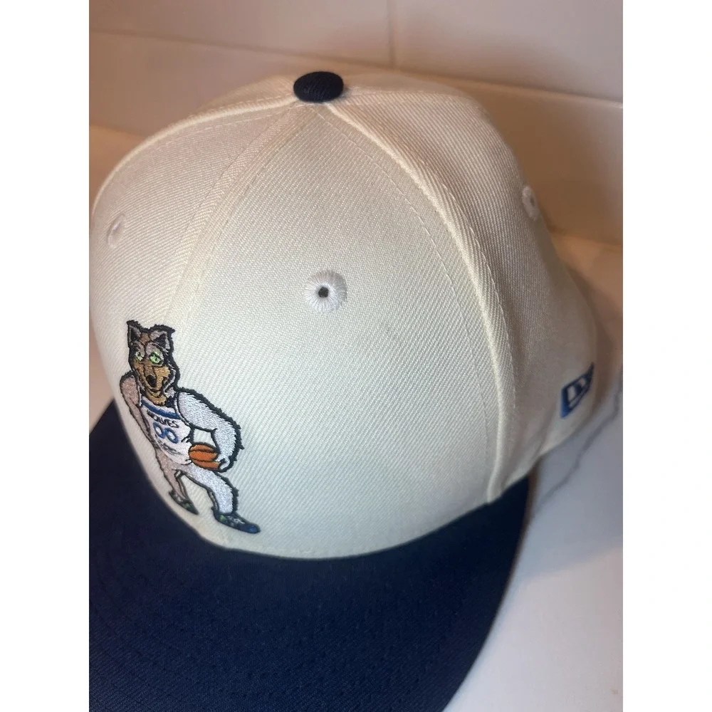 Minnesota Timberwolves Mascot 59FIFTY Fitted Size‎ 7 1/8 56.8 Cm